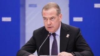 Медведев: Решенията на Тръмп са акт на война срещу Русия, приравнил се е с лудата Европа